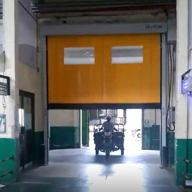 Zipper high speed door