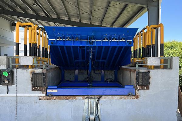 Characteristics of modern warehouse standard loading and unloading Dock Leveler